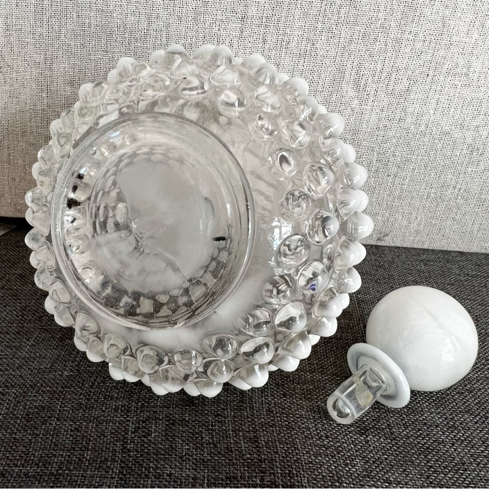 Vintage Fenton Opalescent Moonstone Hobnail Milk Glass Perfume Bottle & Stopper - Picture 3 of 3